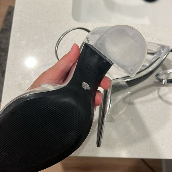 Zara • Silver wide heel vinyl sandals - Picture 8 of 10